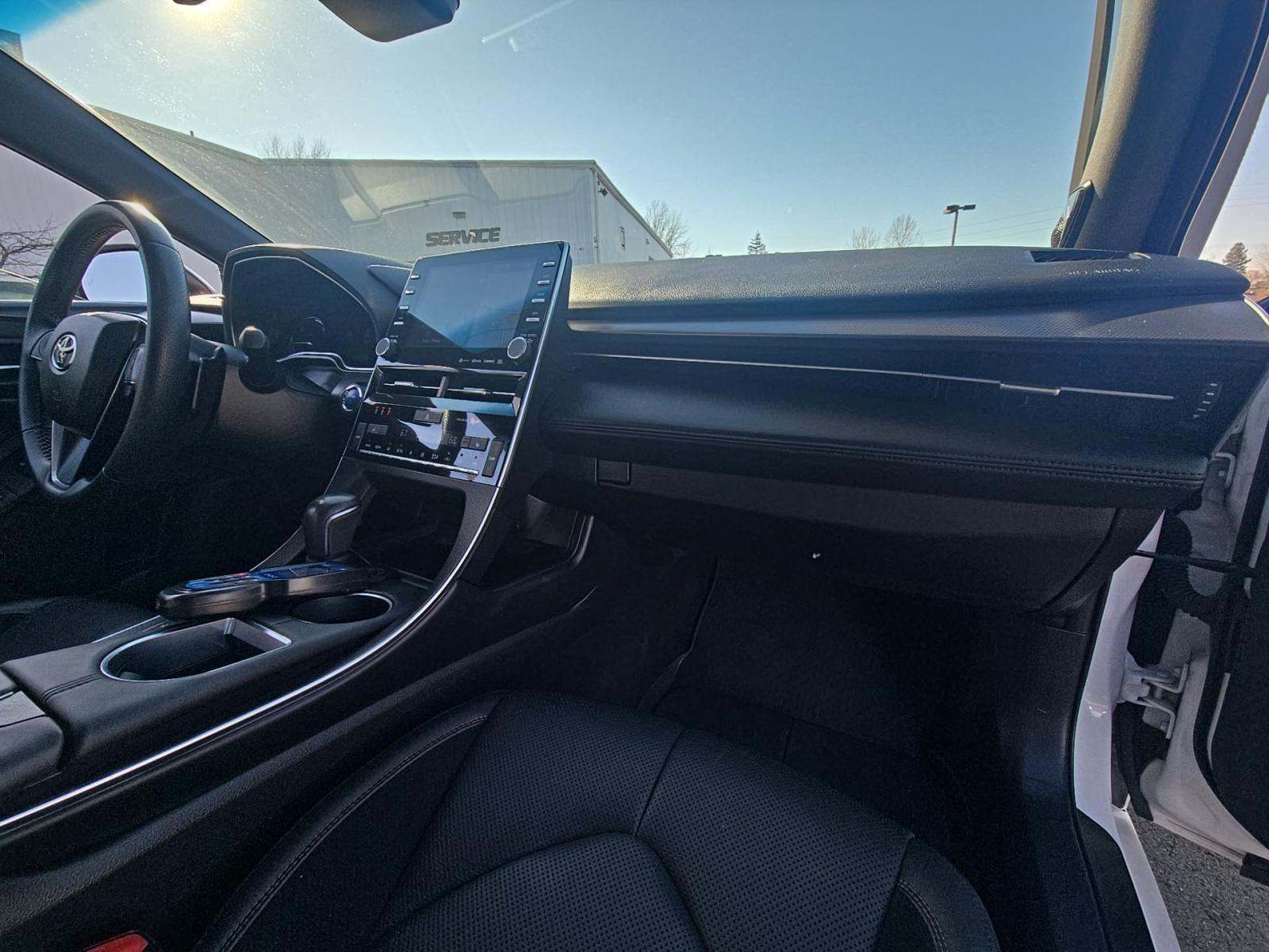 2022 Toyota Avalon Hybrid XSE Nightshade FWD