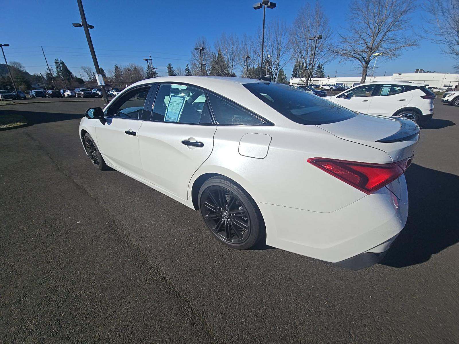 2022 Toyota Avalon Hybrid XSE Nightshade FWD