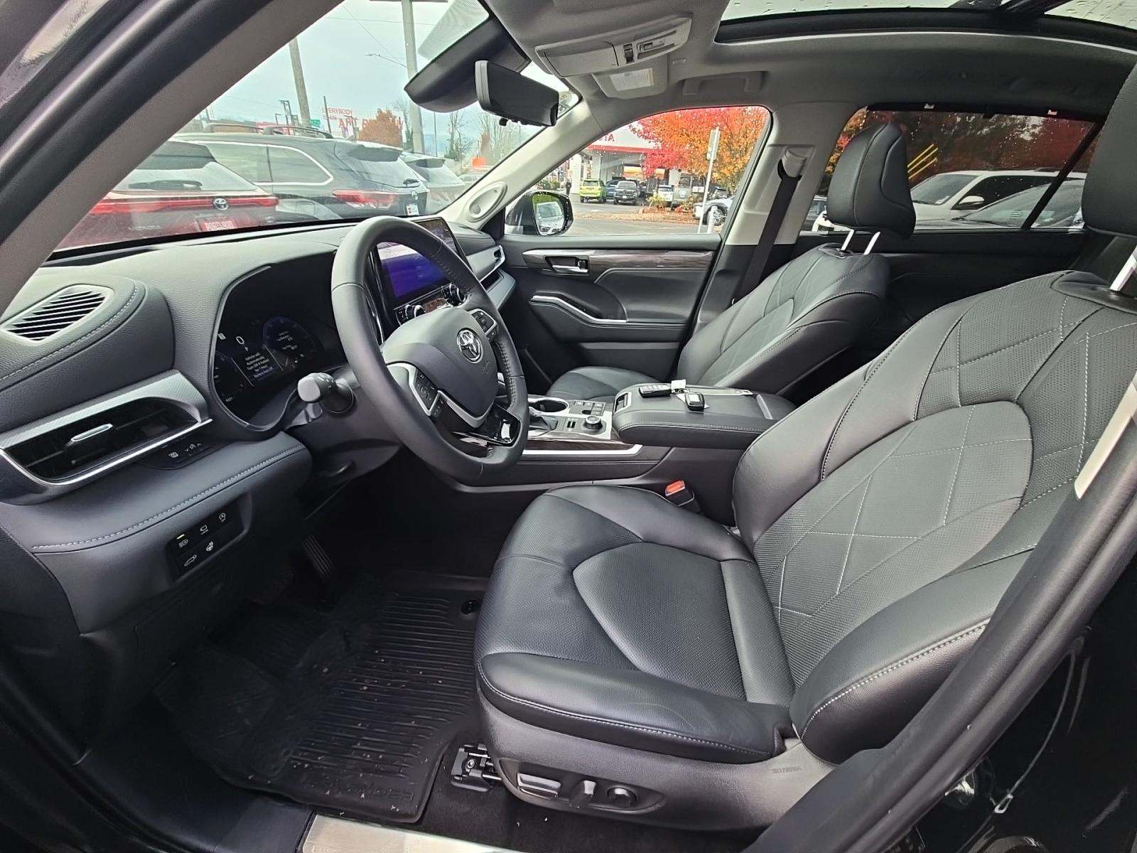 2024 Toyota Highlander Platinum AWD