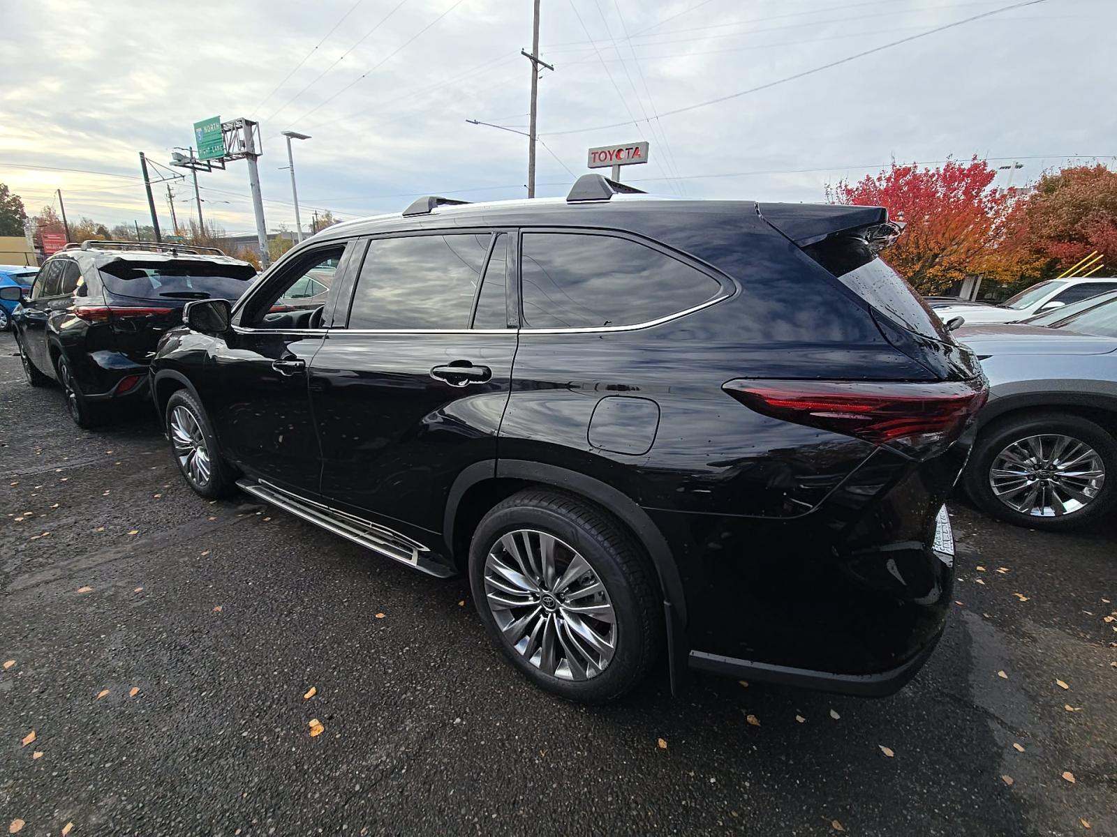 2024 Toyota Highlander Platinum AWD