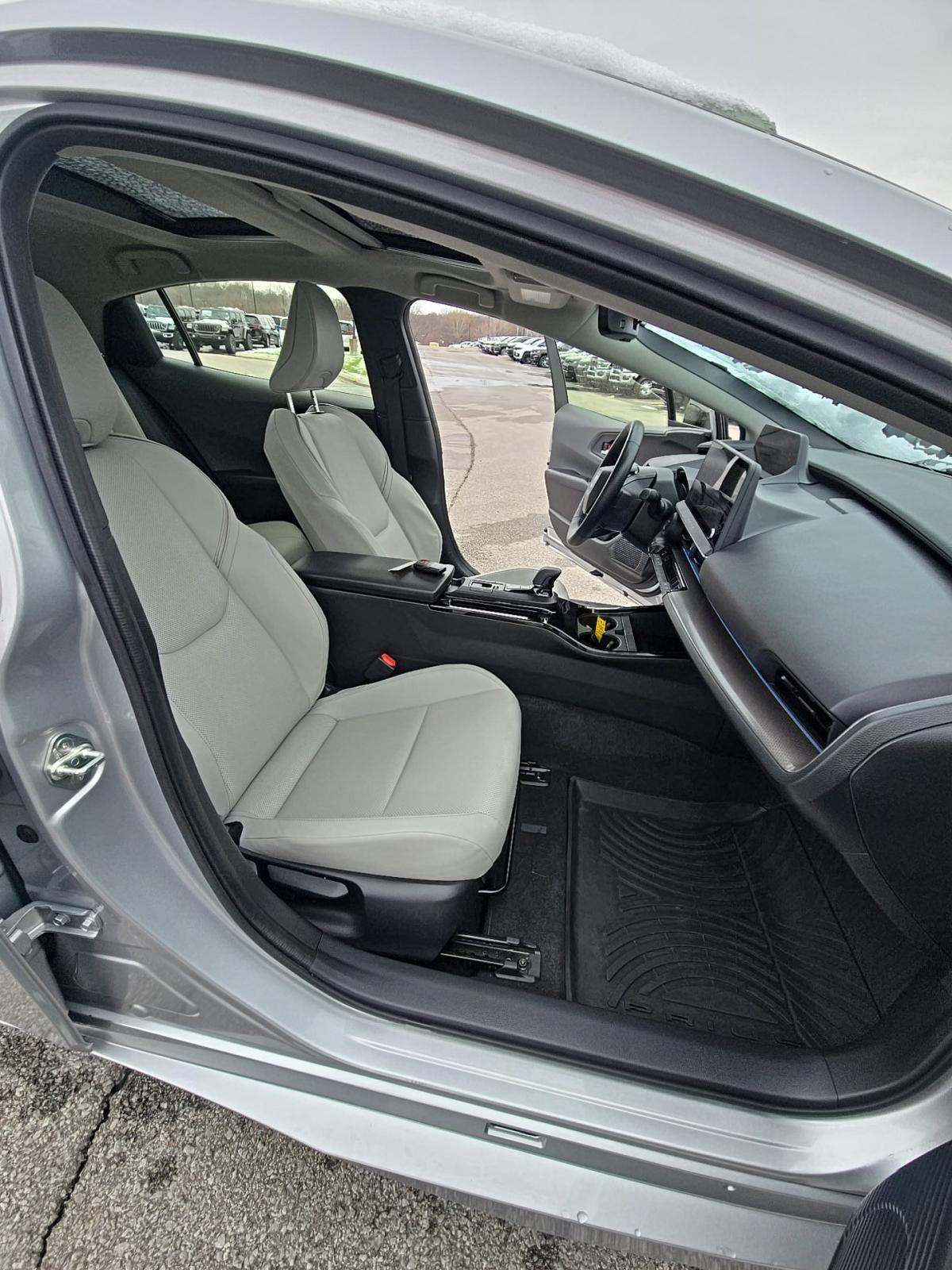 2024 Toyota Prius XLE FWD