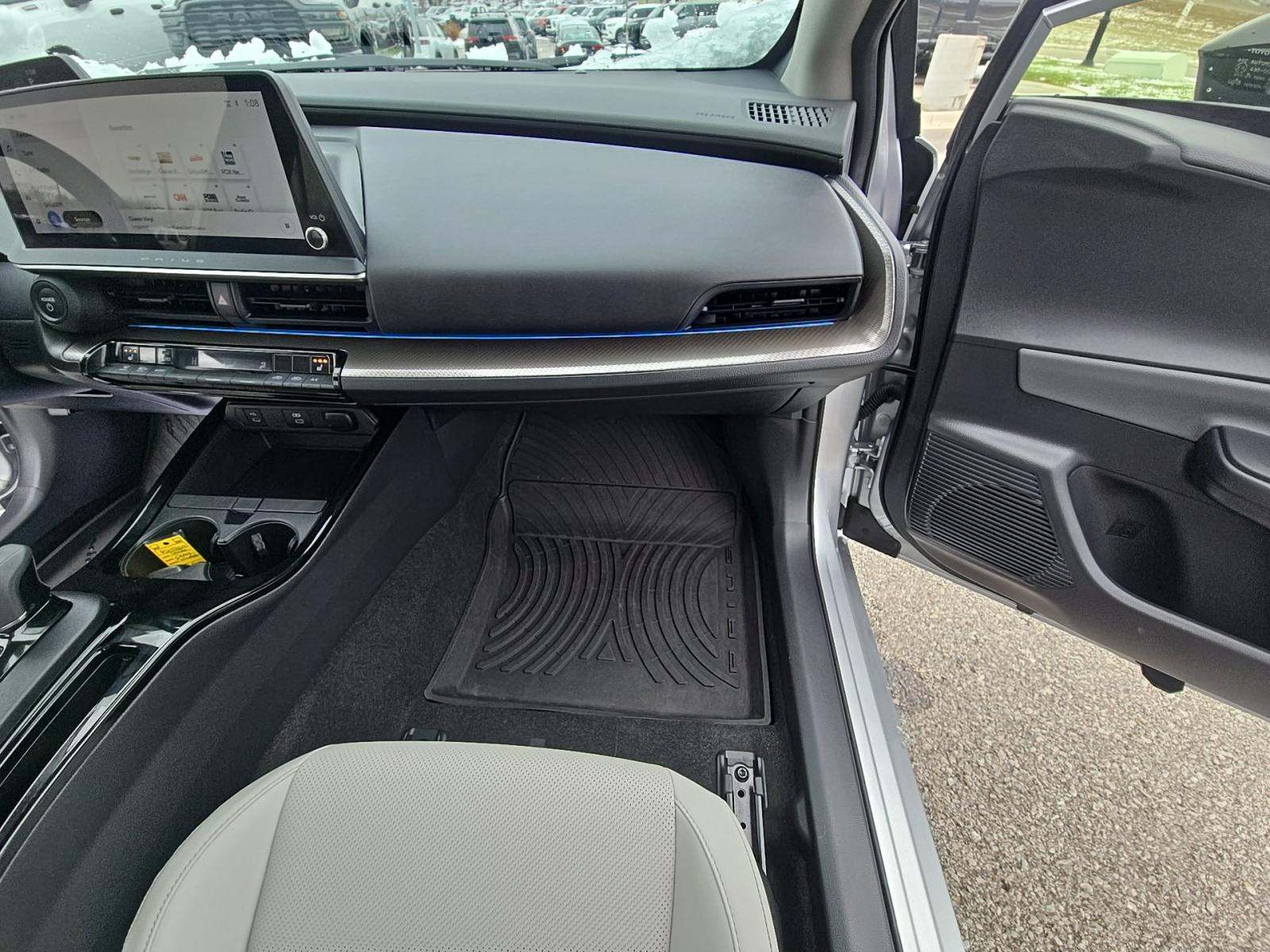 2024 Toyota Prius XLE FWD