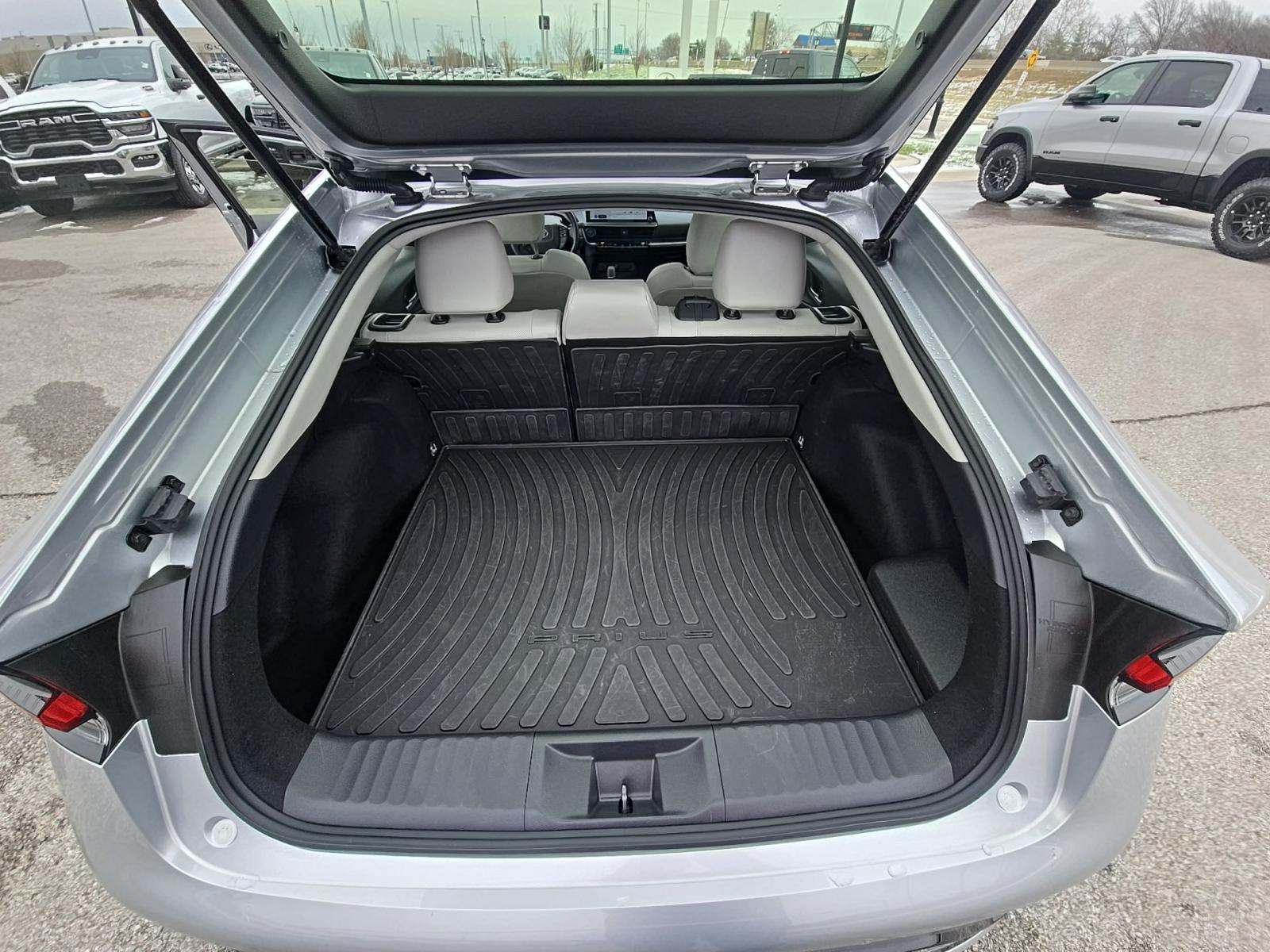 2024 Toyota Prius XLE FWD