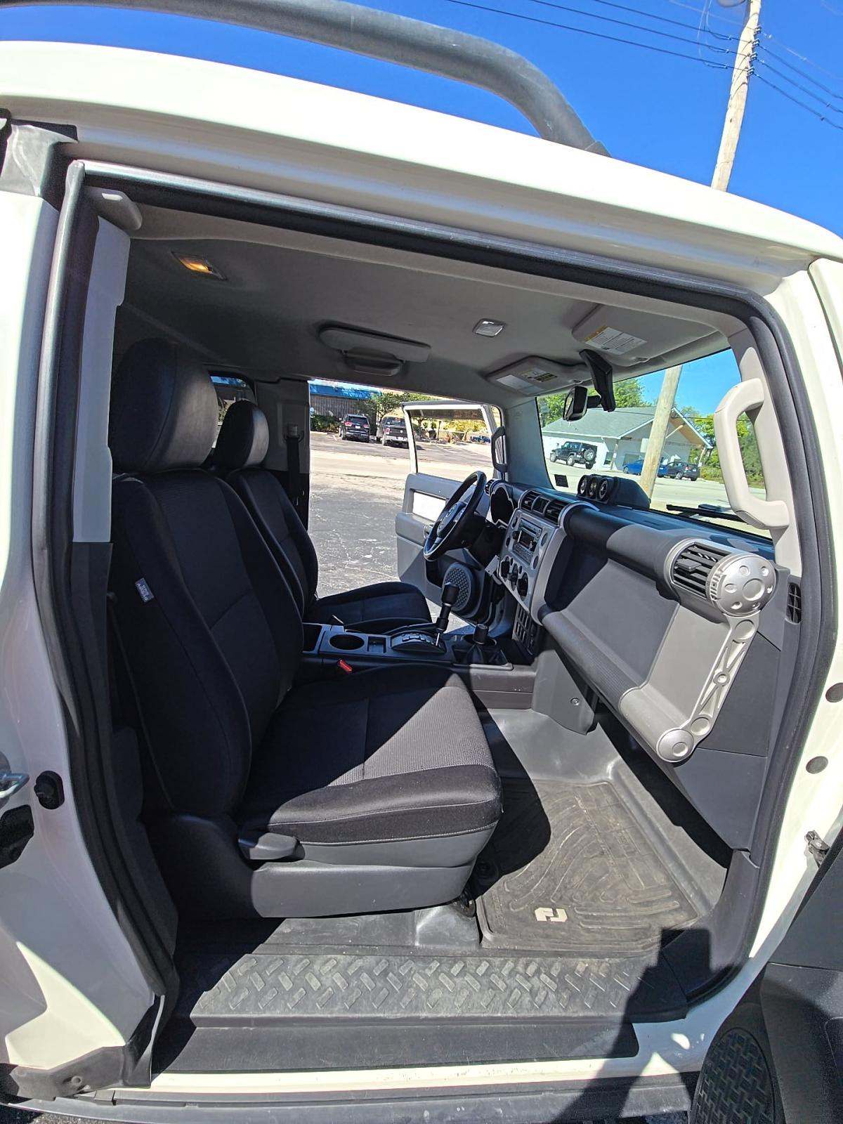 2011 Toyota FJ Cruiser Base AWD