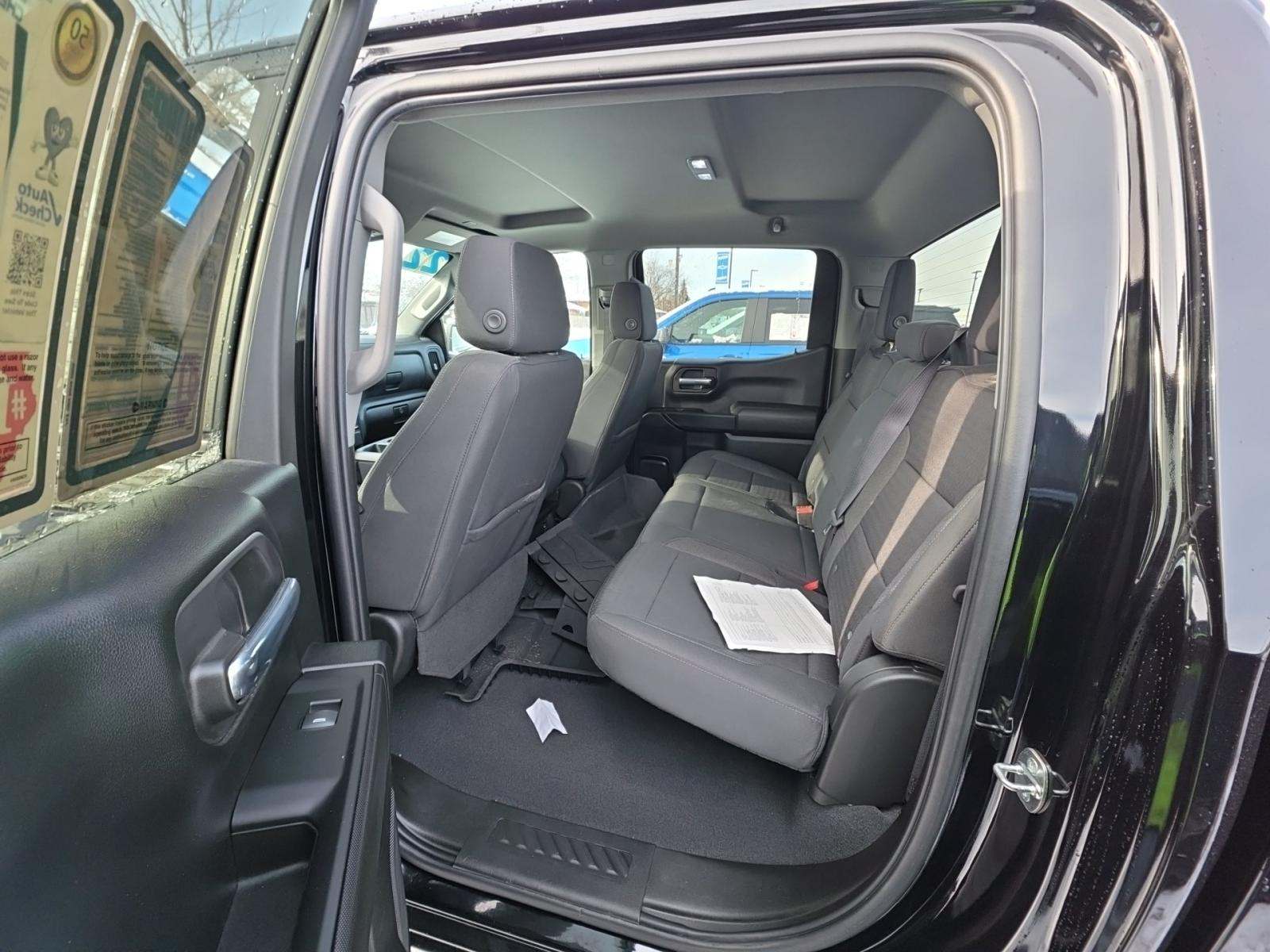 2022 Chevrolet Silverado 1500 Custom AWD