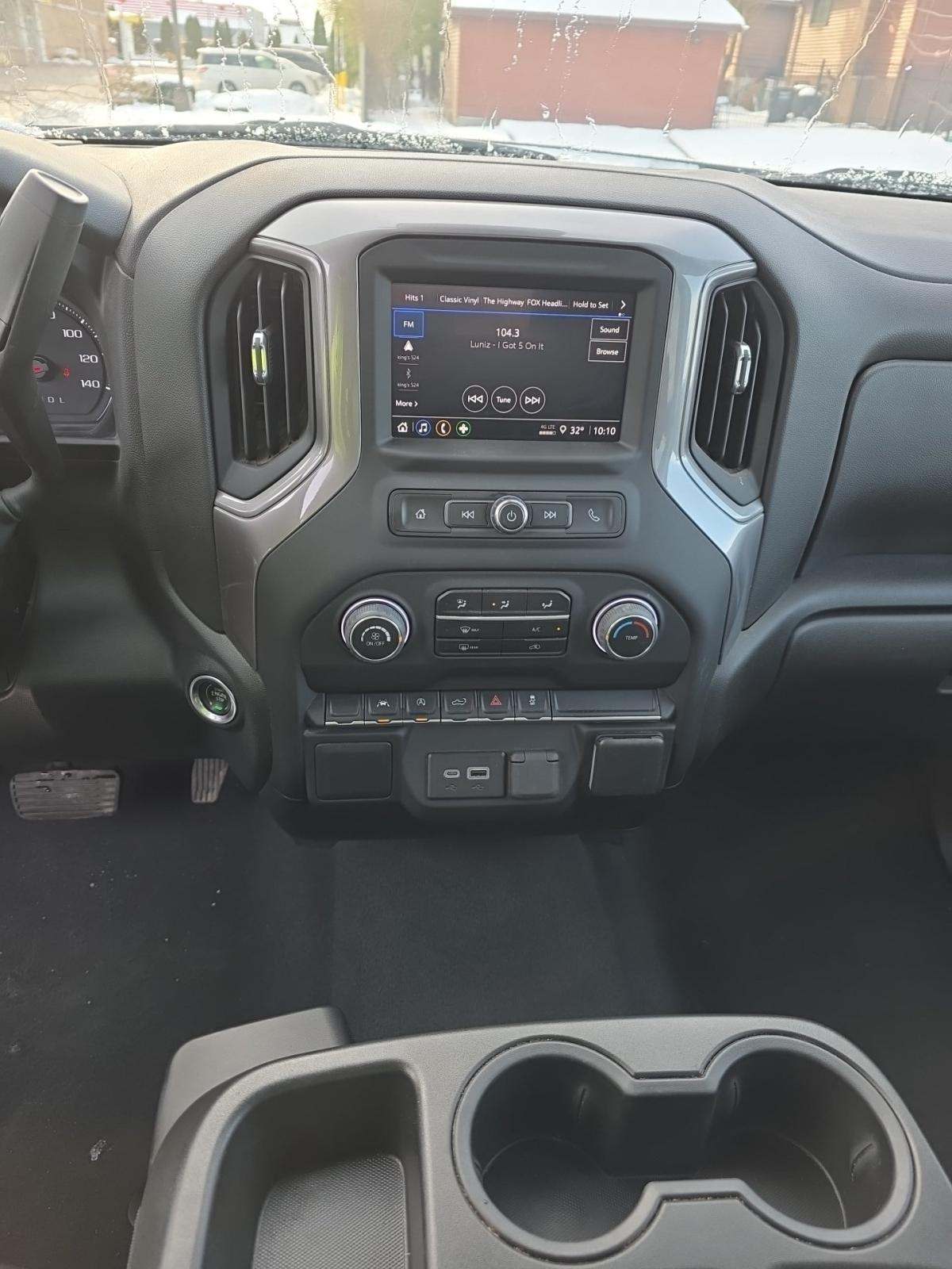 2022 Chevrolet Silverado 1500 Custom AWD