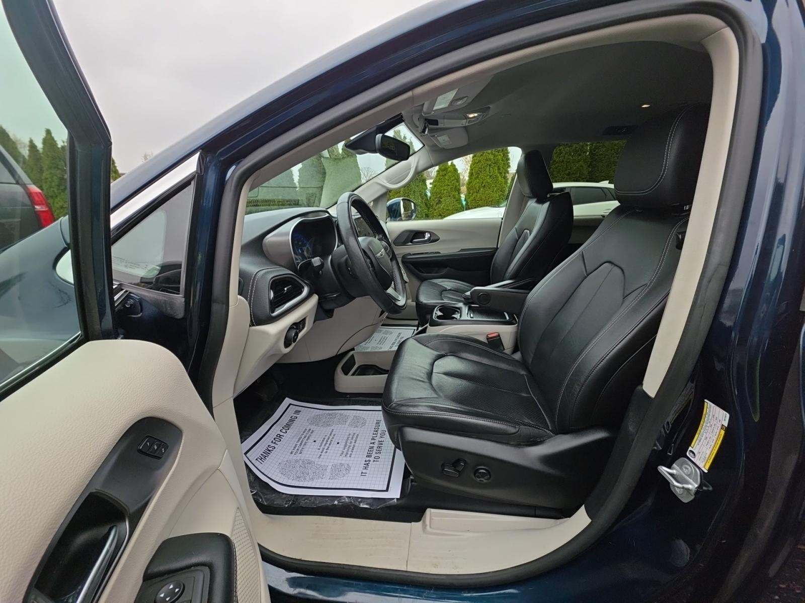 2022 Chrysler Pacifica Touring L AWD