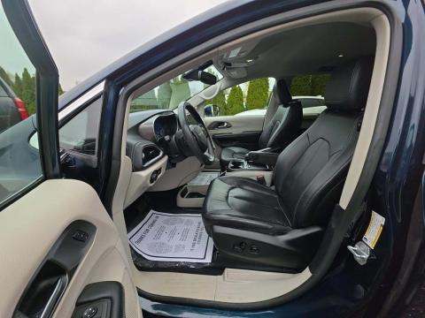 2022 Chrysler Pacifica Touring L AWD