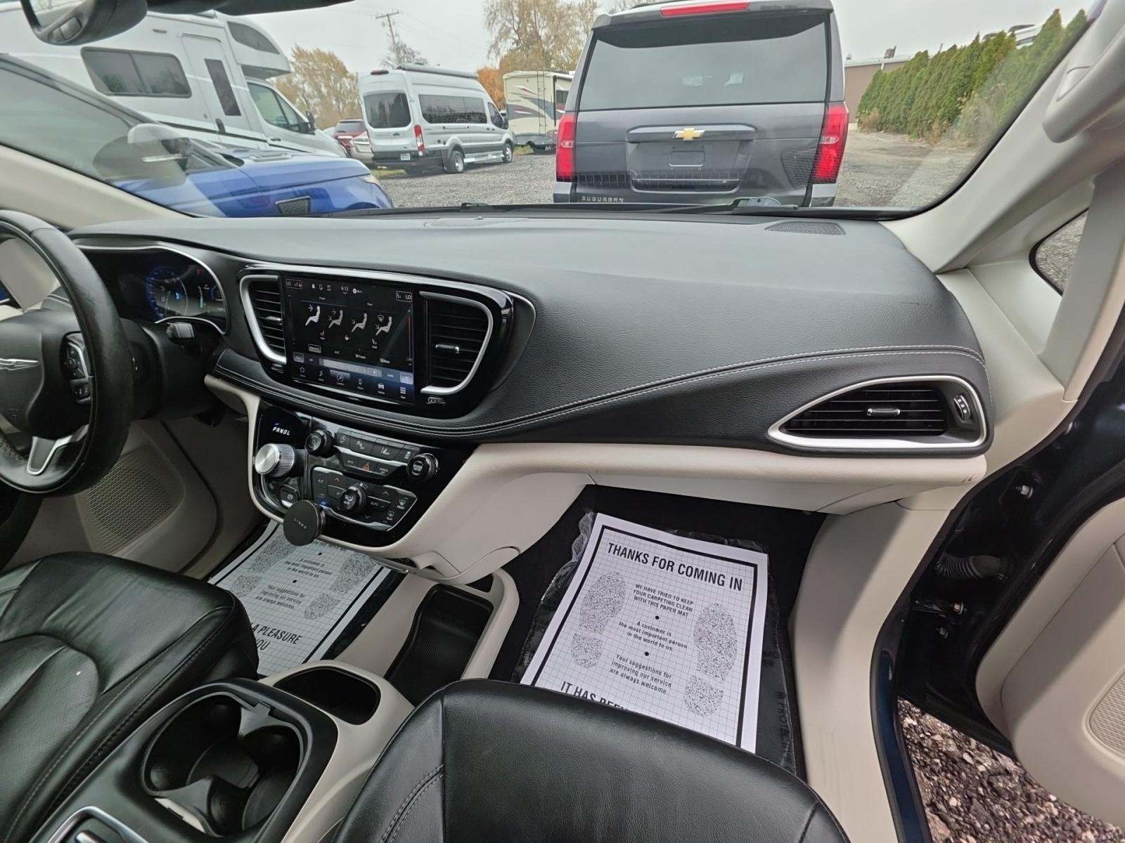 2022 Chrysler Pacifica Touring L AWD