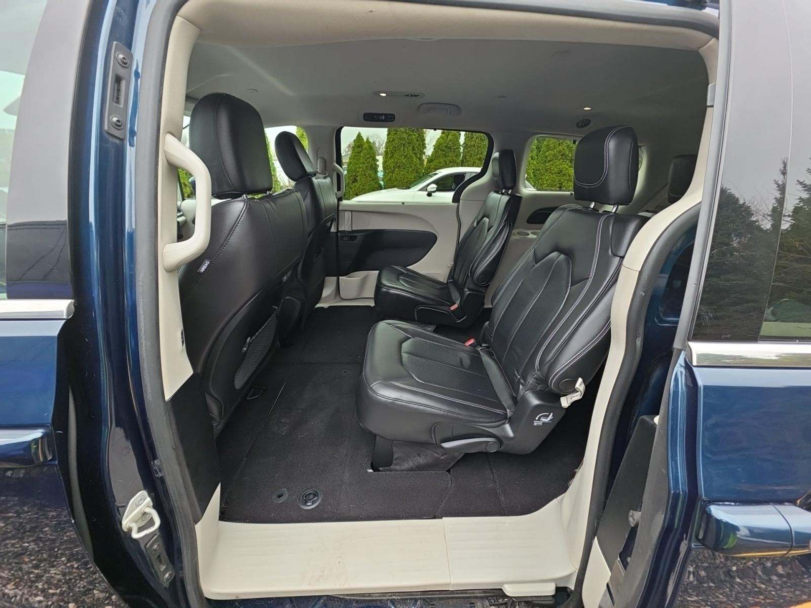 2022 Chrysler Pacifica Touring L AWD