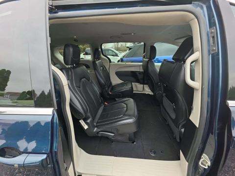 2022 Chrysler Pacifica Touring L AWD