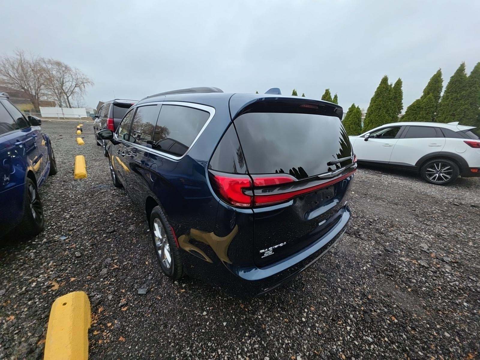 2022 Chrysler Pacifica Touring L AWD