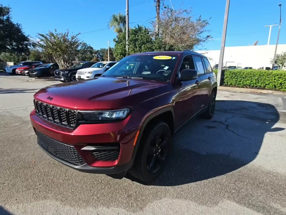 2023 Jeep Grand Cherokee Altitude AWD
