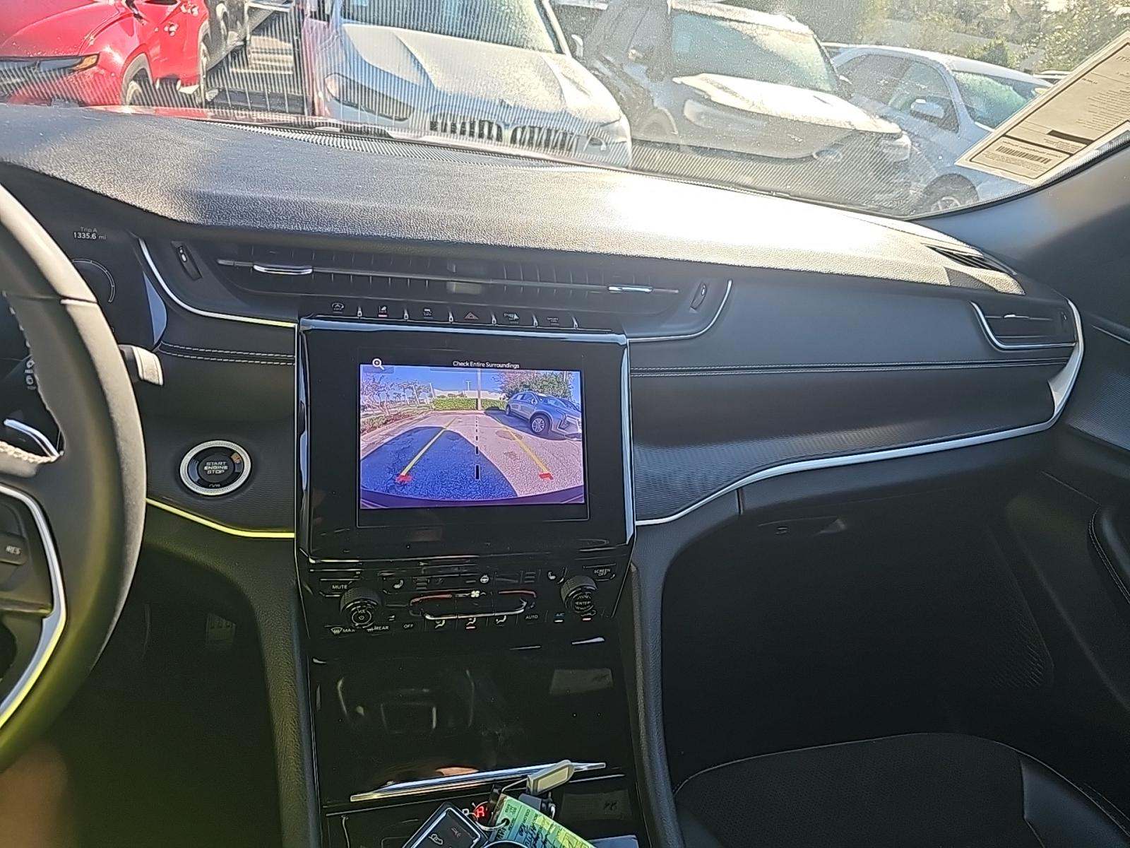 2023 Jeep Grand Cherokee Altitude AWD