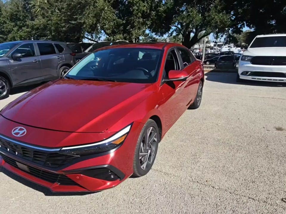 2024 Hyundai Elantra Limited FWD
