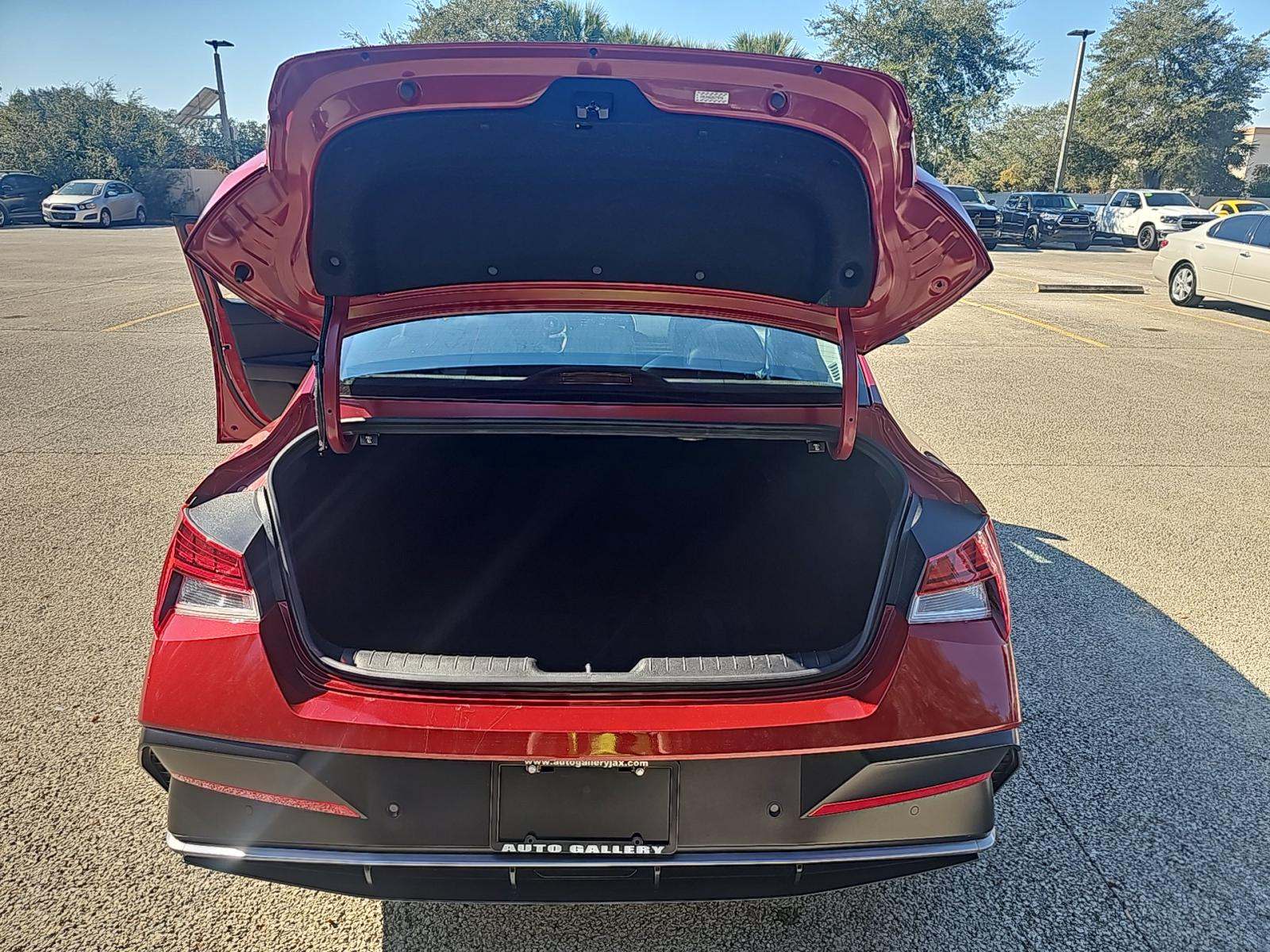 2024 Hyundai Elantra Limited FWD