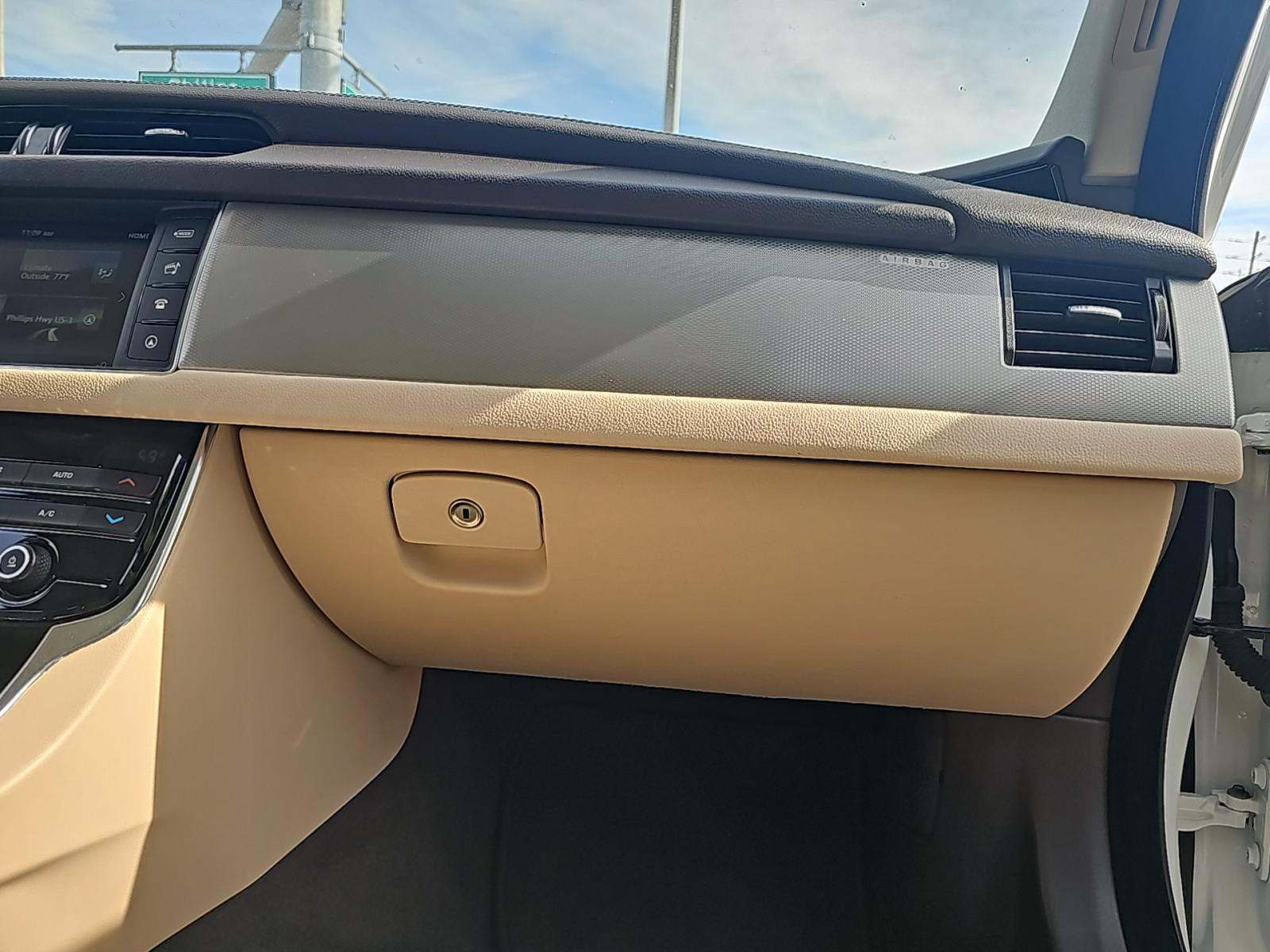 2018 Jaguar XF 25t Premium RWD