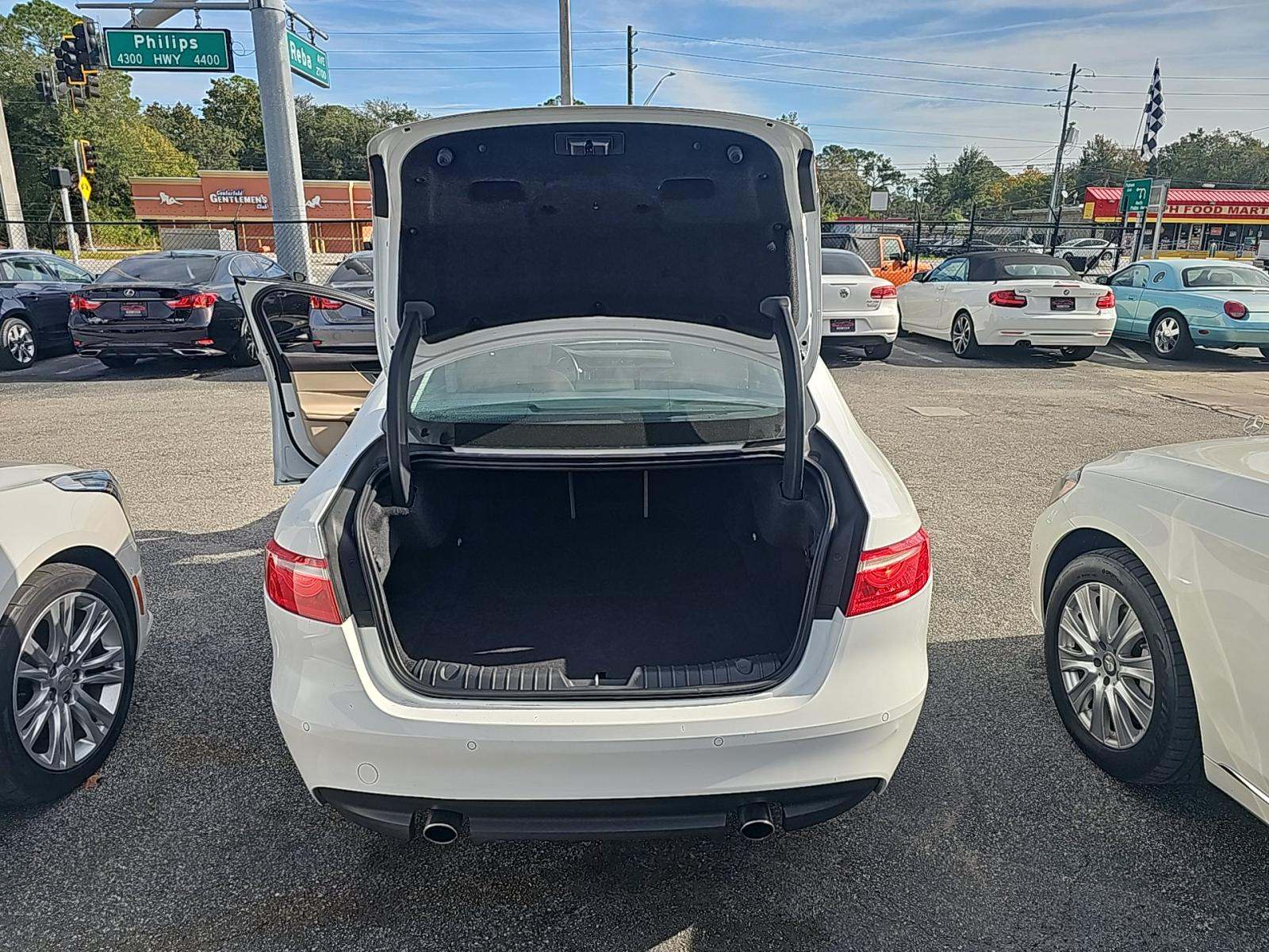 2018 Jaguar XF 25t Premium RWD