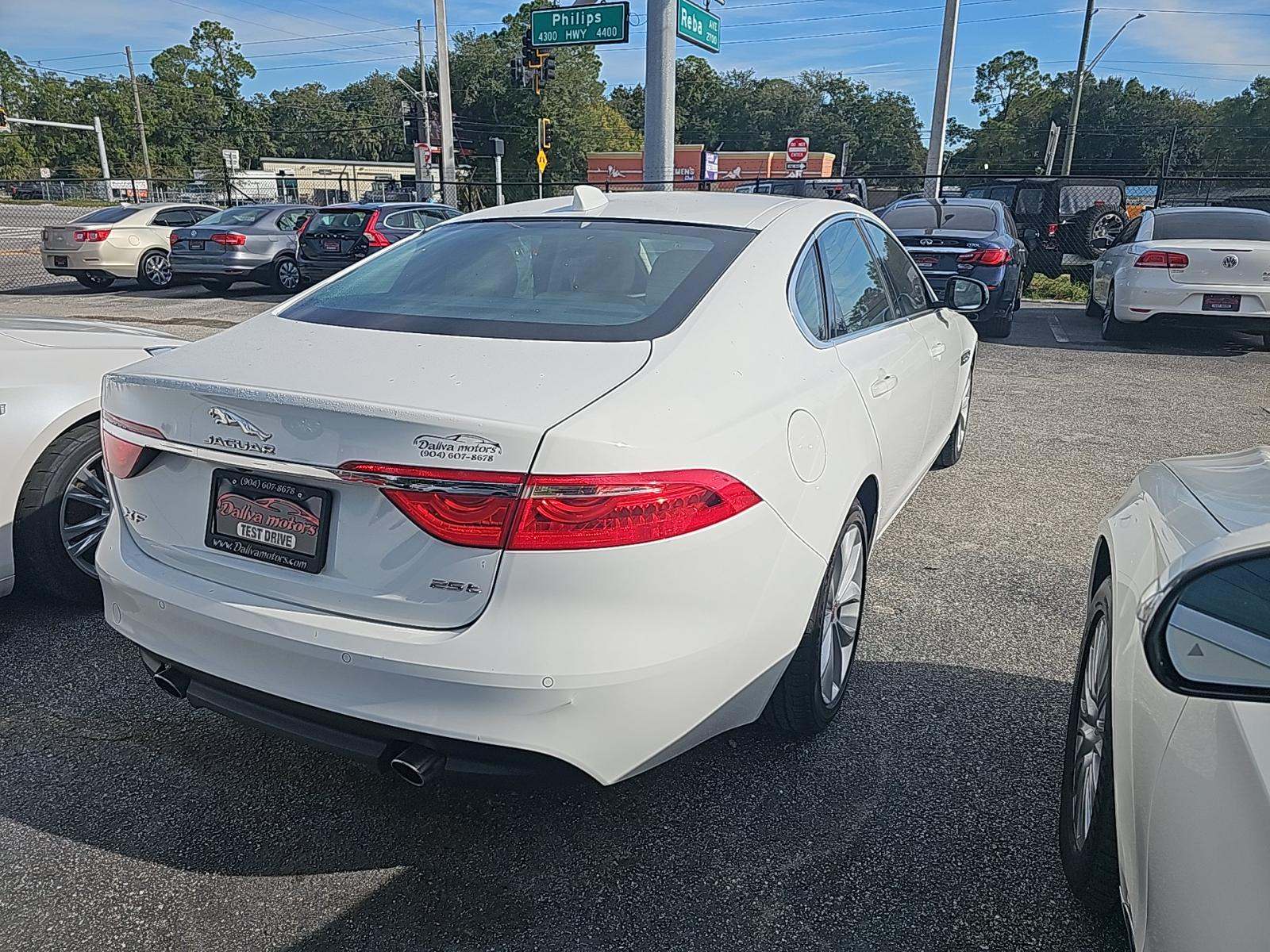 2018 Jaguar XF 25t Premium RWD