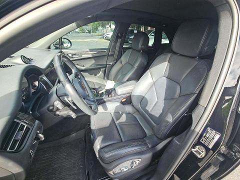 2022 Porsche Macan Base AWD