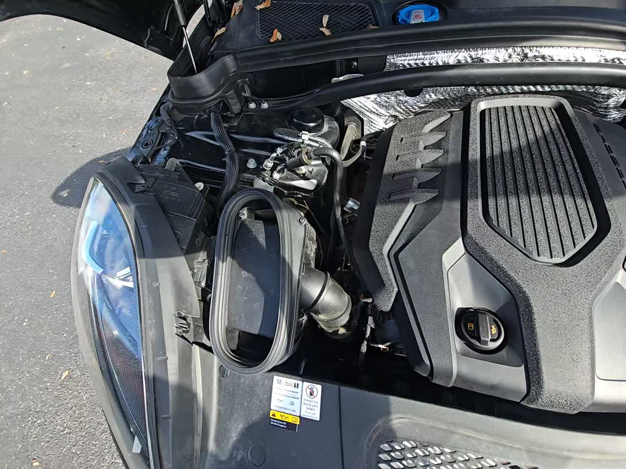 2022 Porsche Macan Base AWD