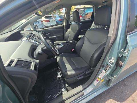2014 Toyota Prius v Five FWD