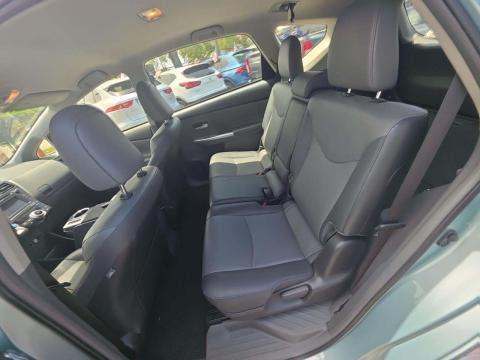 2014 Toyota Prius v Five FWD