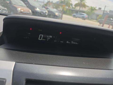 2014 Toyota Prius v Five FWD