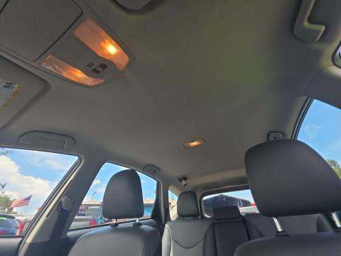 2014 Toyota Prius v Five FWD