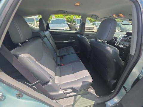 2014 Toyota Prius v Five FWD