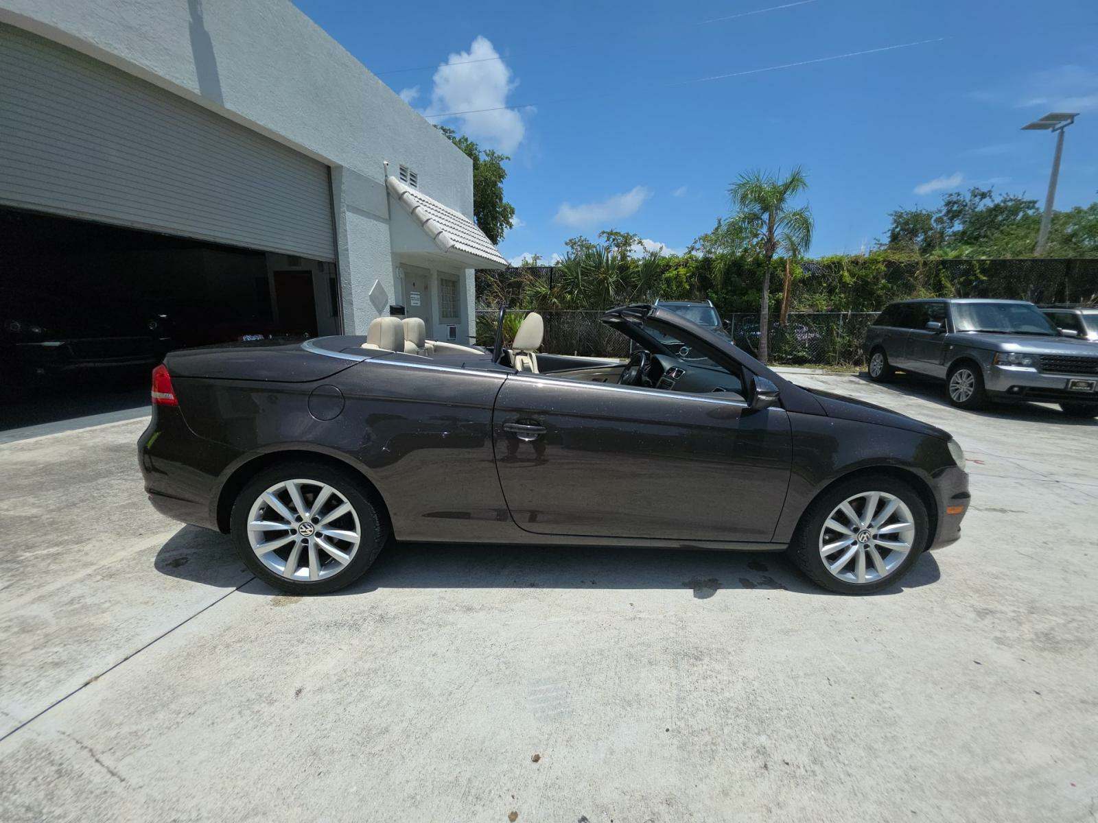 2013 Volkswagen Eos 2.0T Komfort FWD