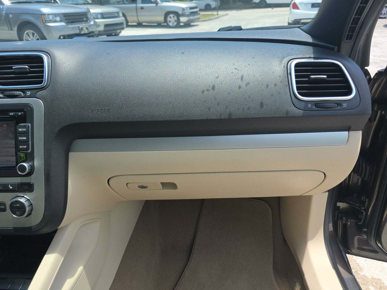 2013 Volkswagen Eos 2.0T Komfort FWD