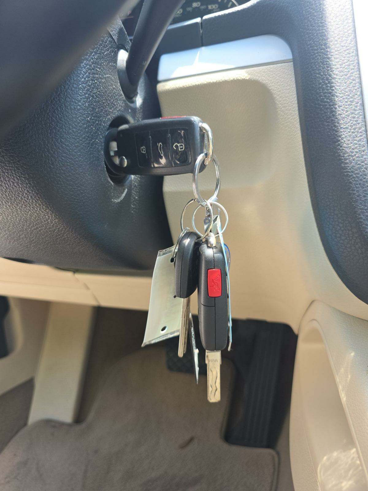 2013 Volkswagen Eos 2.0T Komfort FWD