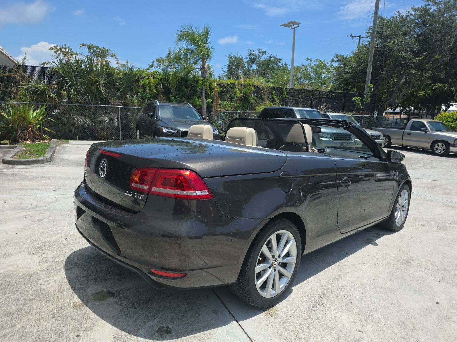 2013 Volkswagen Eos 2.0T Komfort FWD