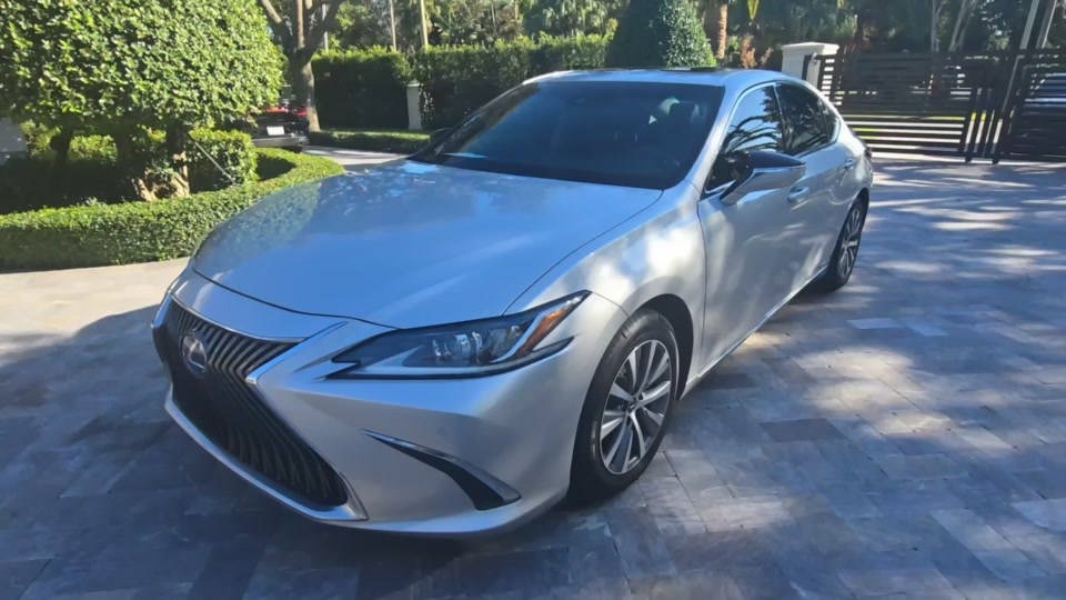 2020 Lexus ES 300h