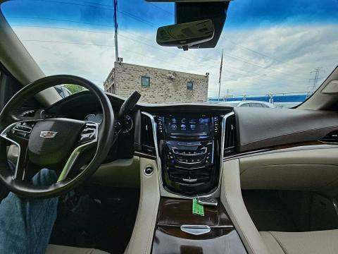 2017 Cadillac Escalade Luxury AWD