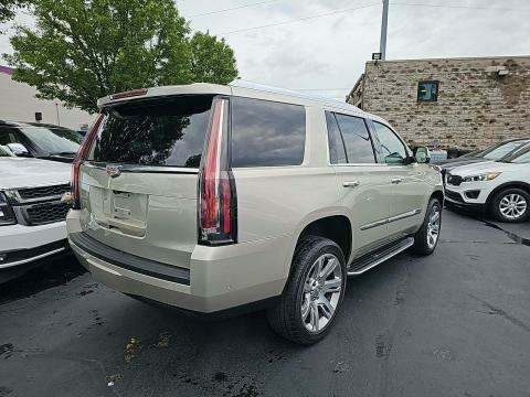 2017 Cadillac Escalade Luxury AWD