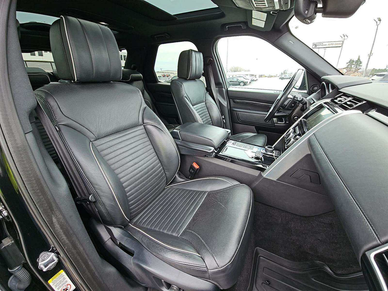 2017 Land Rover Discovery HSE Luxury AWD