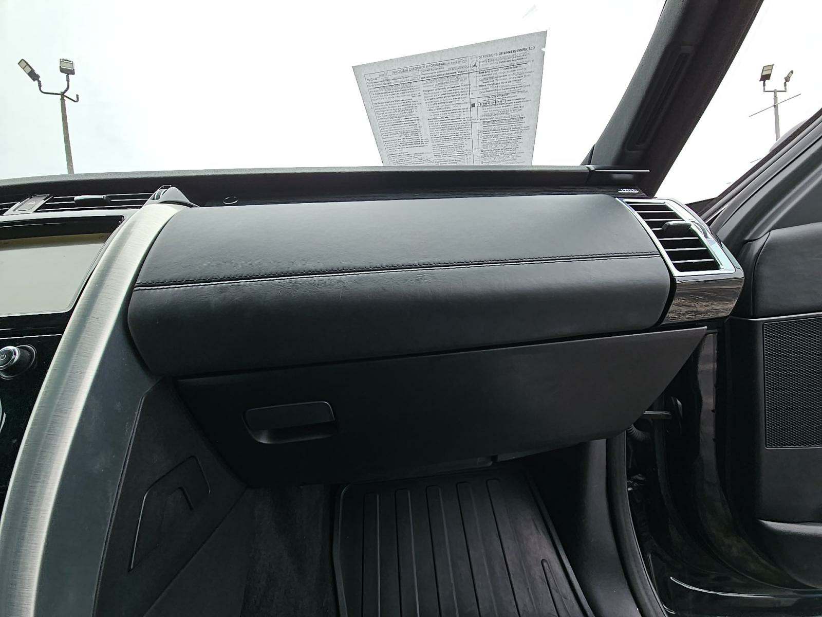 2017 Land Rover Discovery HSE Luxury AWD