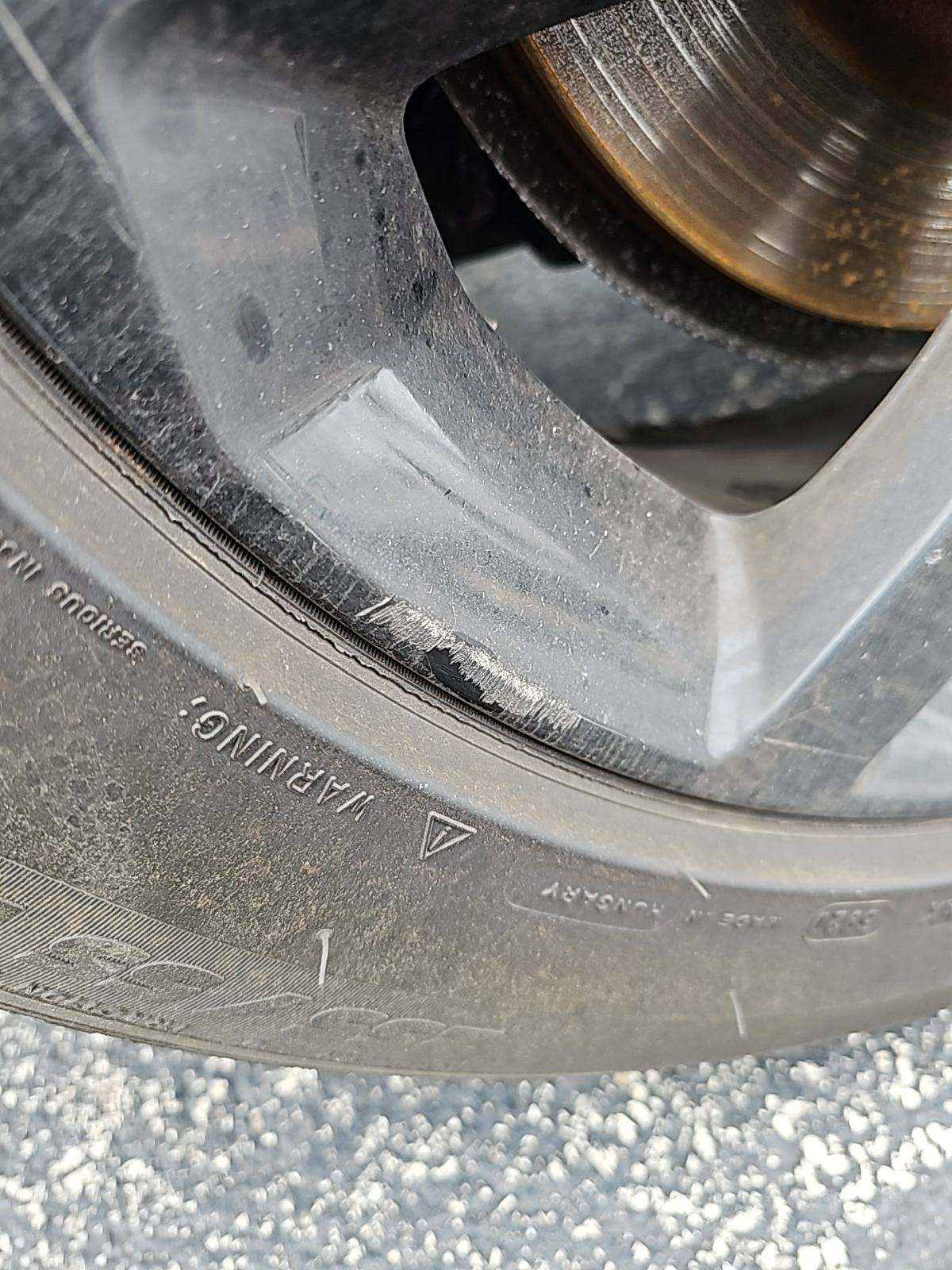 2017 Land Rover Discovery HSE Luxury AWD