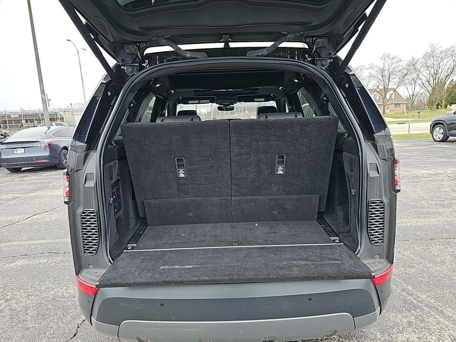 2017 Land Rover Discovery HSE Luxury AWD