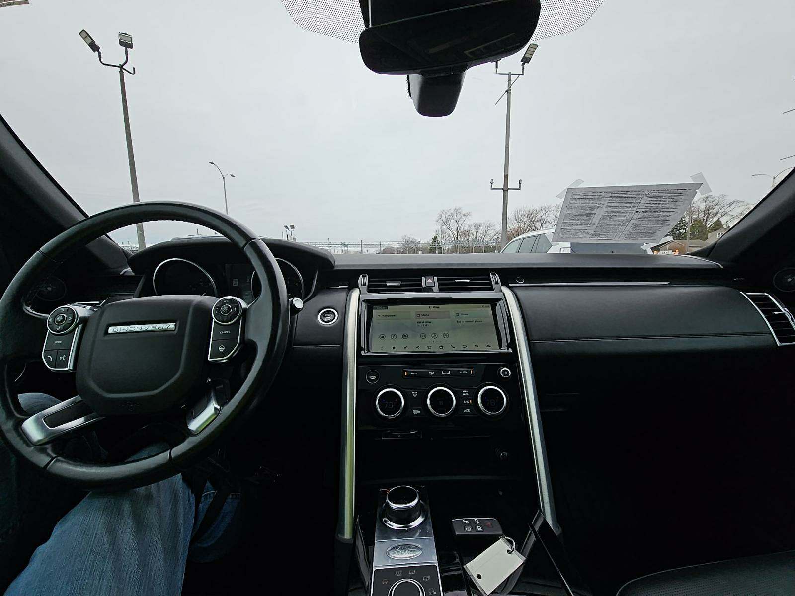 2017 Land Rover Discovery HSE Luxury AWD