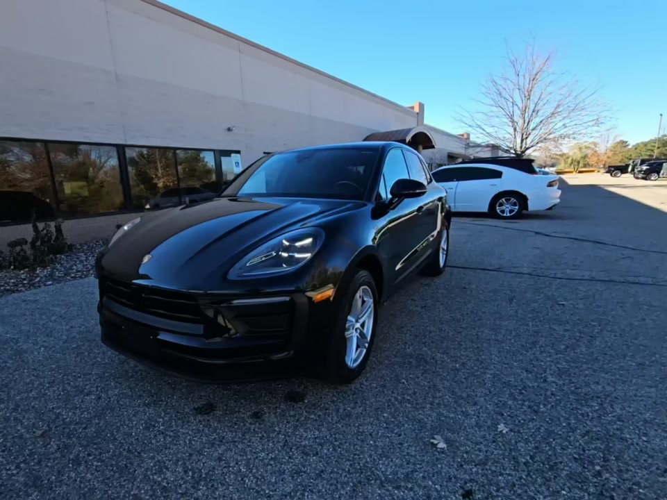 2022 Porsche Macan Base AWD