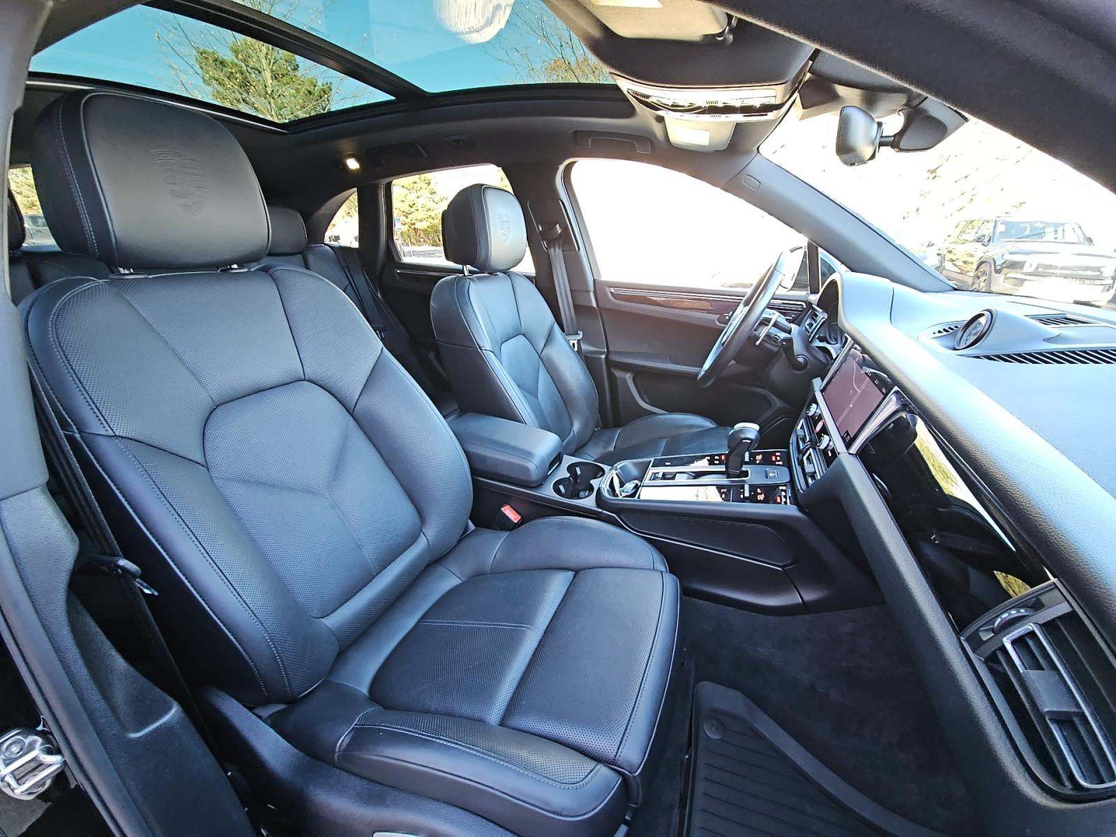 2022 Porsche Macan Base AWD