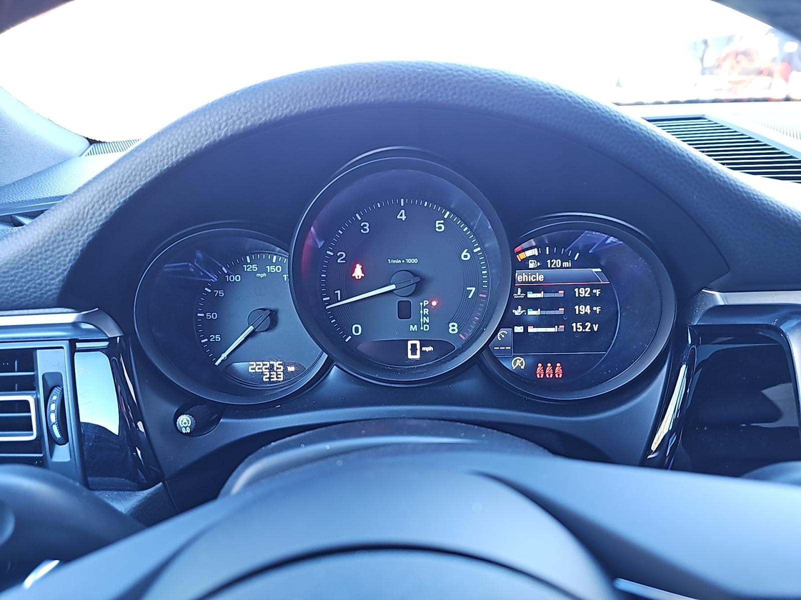 2022 Porsche Macan Base AWD