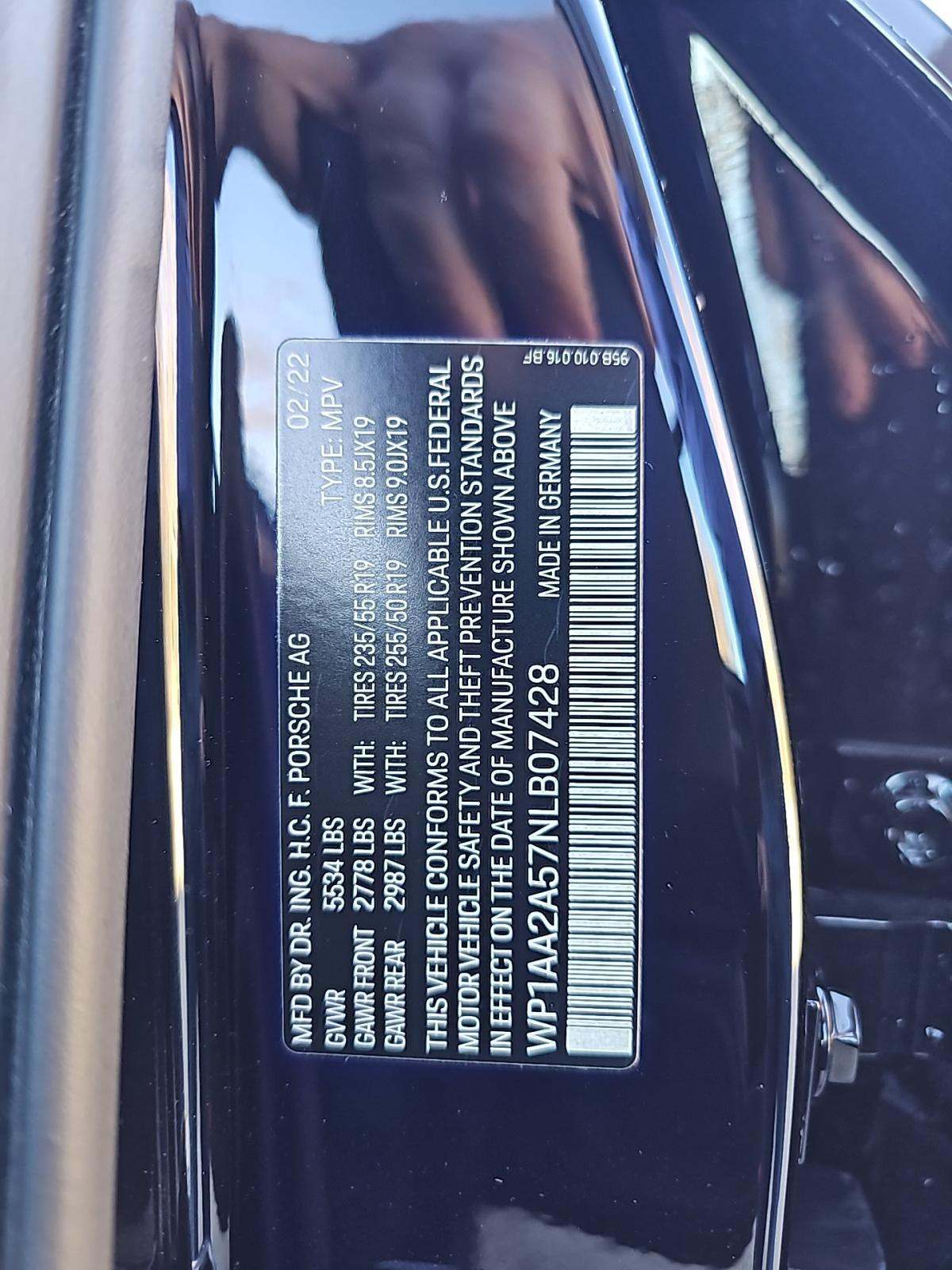 2022 Porsche Macan Base AWD