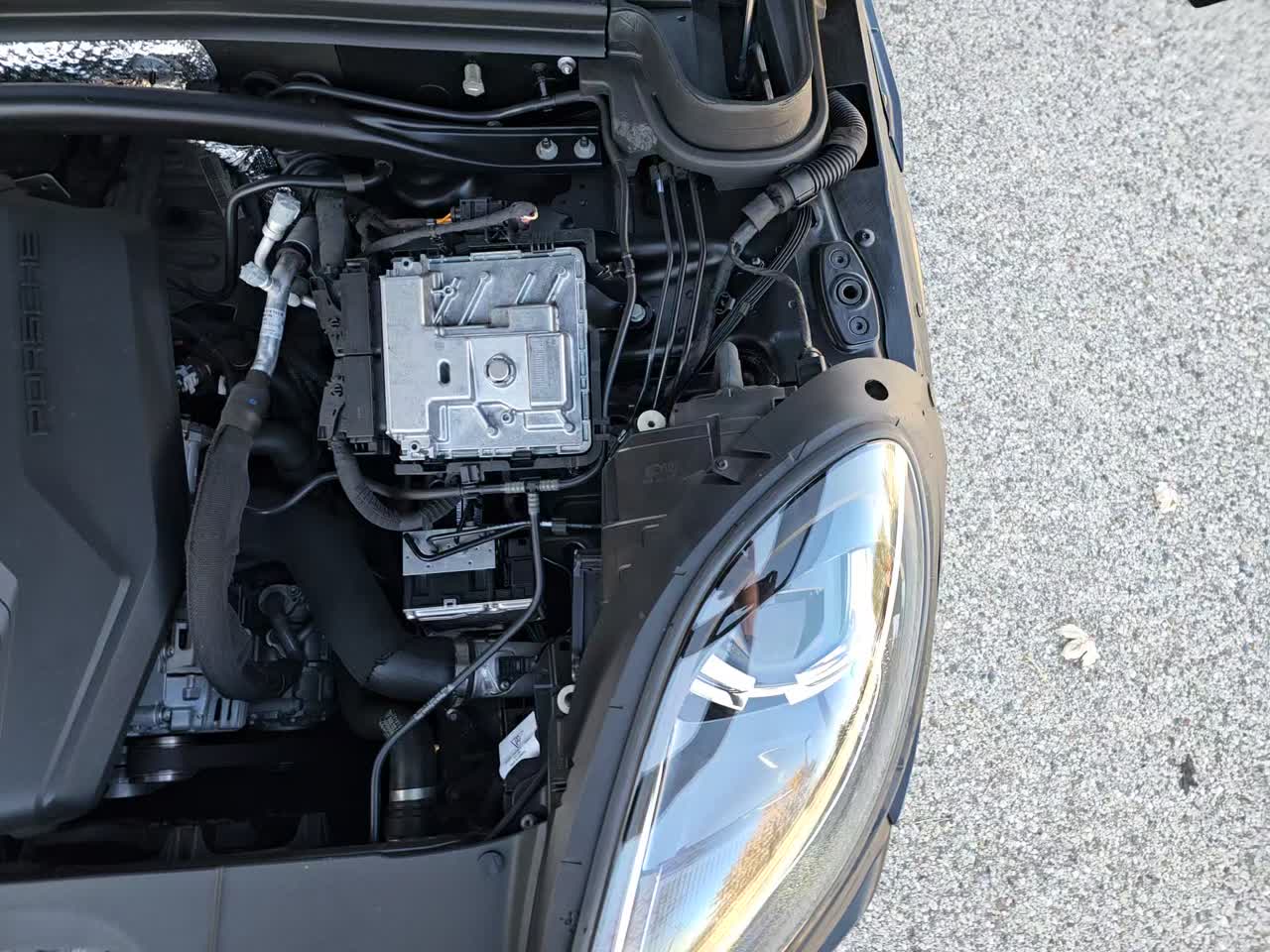 2022 Porsche Macan Base AWD