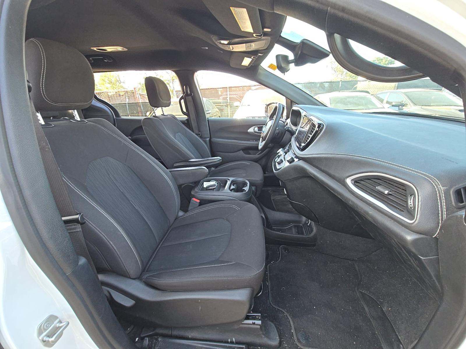 2024 Chrysler Pacifica Touring FWD