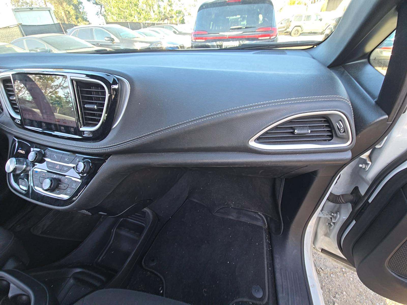 2024 Chrysler Pacifica Touring FWD