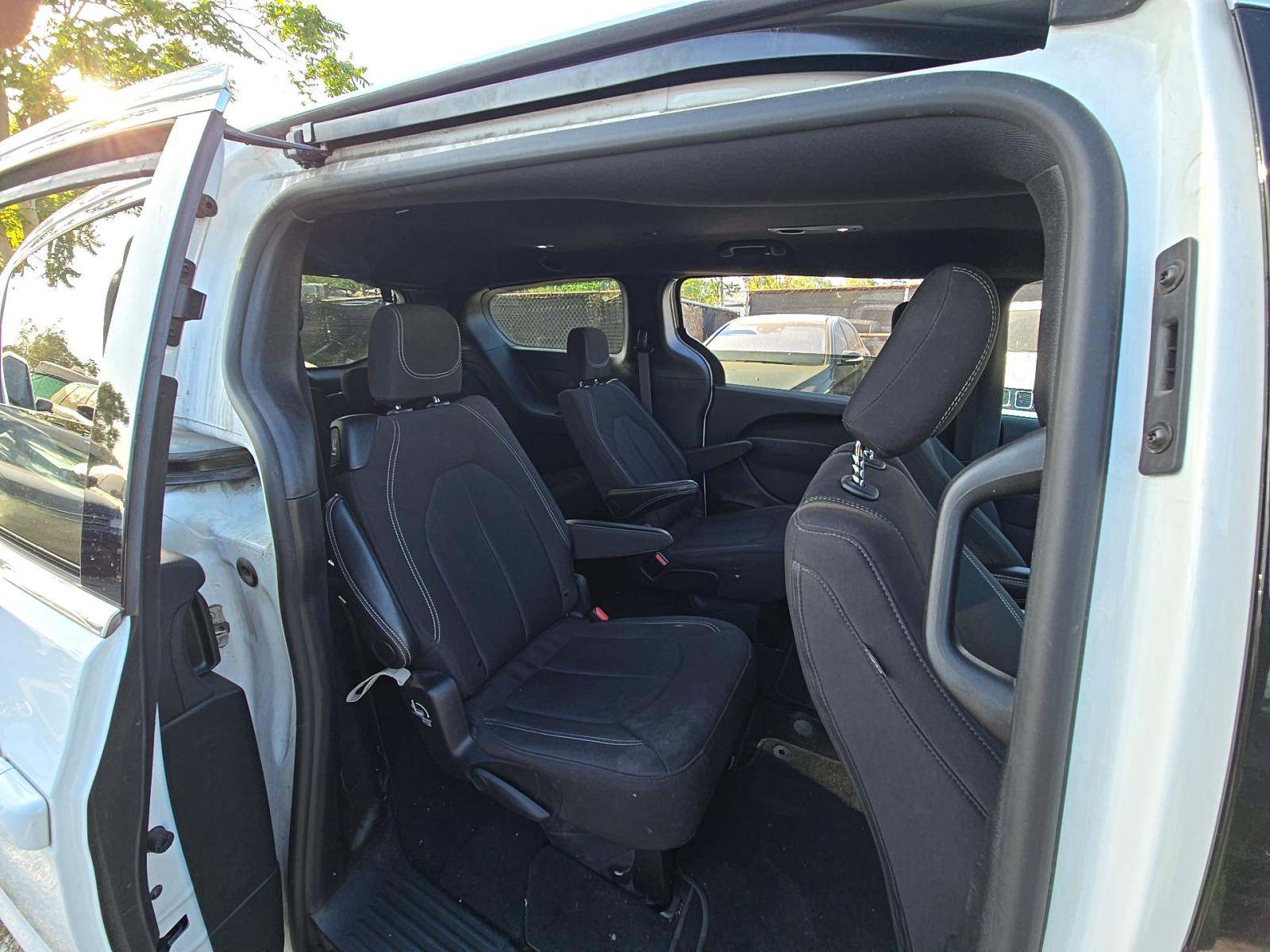 2024 Chrysler Pacifica Touring FWD